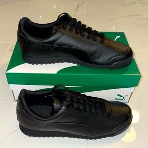 NIB Men’s Puma Roma Black on Black Sneakers, Size 11